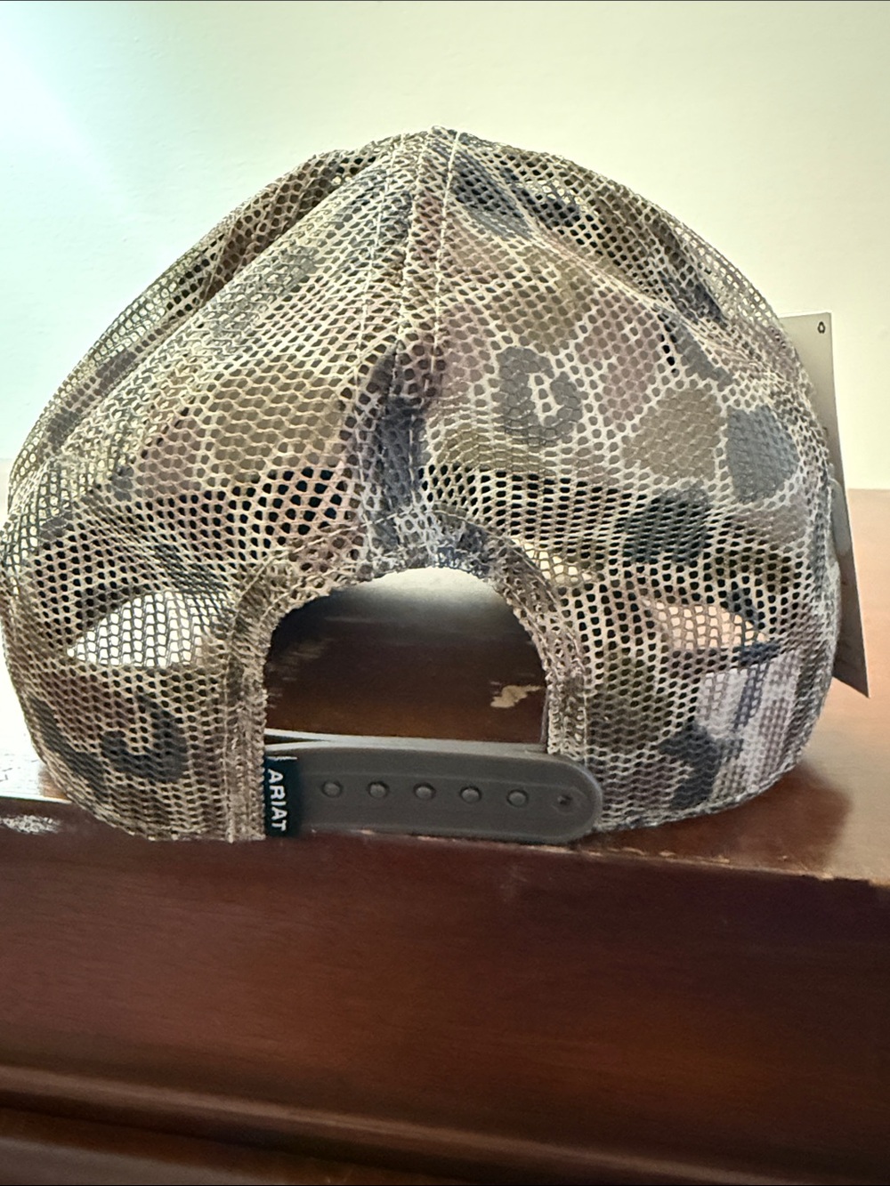NWT-Ariat Camouflage Patch Trucker Hat - Tan & Brown - Picture 2 of 4